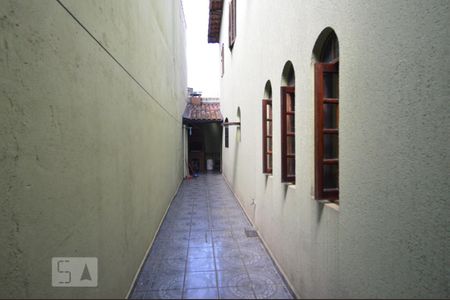 Casa para alugar com 200m², 3 quartos e 2 vagasQuintal lateral