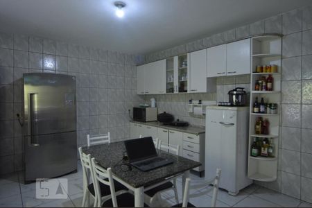 Casa para alugar com 200m², 3 quartos e 2 vagasCozinha