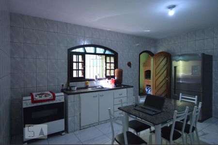 Casa para alugar com 200m², 3 quartos e 2 vagasCozinha