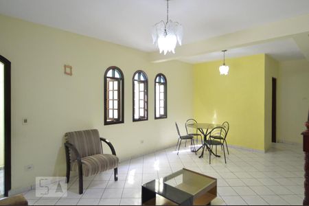 Sala de casa para alugar com 3 quartos, 200m² em Vila Esperança, São Paulo