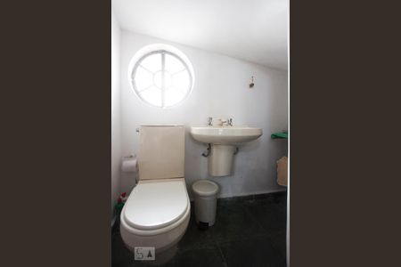 Lavabo de casa para alugar com 5 quartos, 308m² em Jardim Promissão, São Paulo