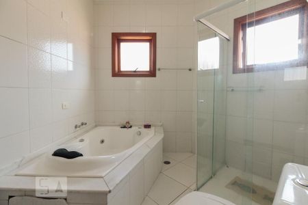 Casa para alugar com 220m², 4 quartos e 5 vagasBanheiro Suíte 2