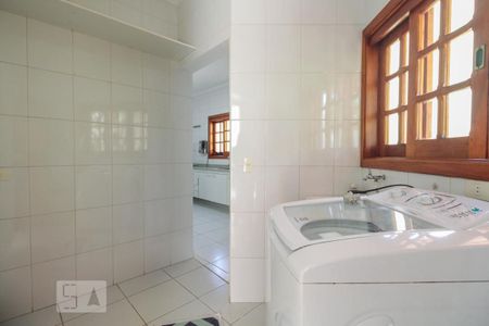 Casa para alugar com 220m², 4 quartos e 5 vagasÁrea de serviço 