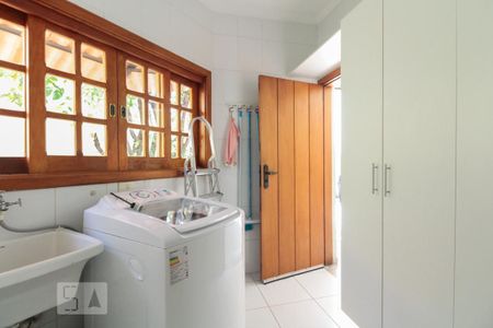 Casa para alugar com 220m², 4 quartos e 5 vagasÁrea de serviço 