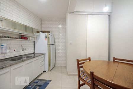 Casa para alugar com 220m², 4 quartos e 5 vagasCozinha (Edícula) 