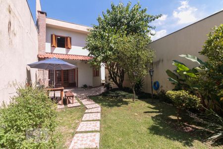 Casa para alugar com 220m², 4 quartos e 5 vagasQuintal 