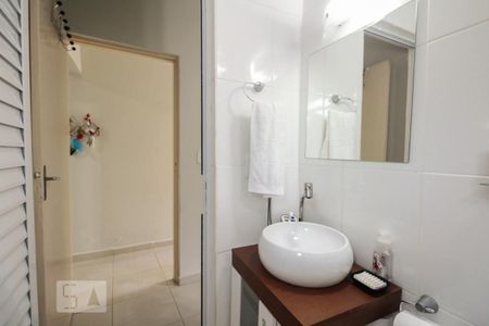 Casa para alugar com 220m², 4 quartos e 5 vagasBanheiro (Edícula)