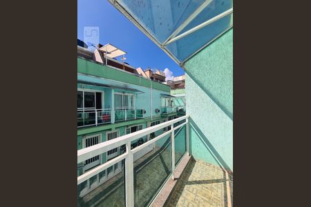 Casa de condomínio à venda com 64m², 2 quartos e 1 vagaVaranda