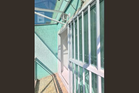 Casa de condomínio à venda com 64m², 2 quartos e 1 vagaVaranda