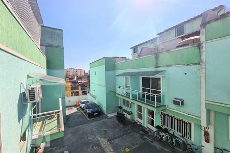 Casa de condomínio à venda com 64m², 2 quartos e 1 vagaVista