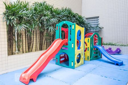 Apartamento à venda com 90m², 3 quartos e 2 vagasÁrea Comum - Playground