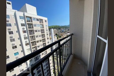 Apartamento à venda com 48m², 2 quartos e 1 vaga Apartamento à venda com 48m², 2 quartos e 1 vagaVaranda