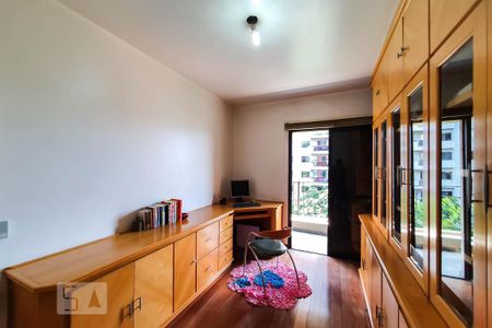 Apartamento à venda com 185m², 3 quartos e 3 vagasEscritório