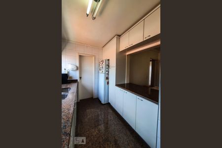 Apartamento à venda com 185m², 3 quartos e 3 vagasCozinha

