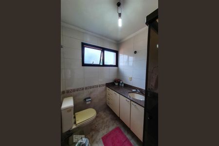 Apartamento à venda com 185m², 3 quartos e 3 vagasBanheiro da Suíte 1