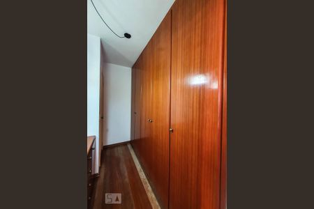 Apartamento à venda com 185m², 3 quartos e 3 vagasCloset Suíte 3