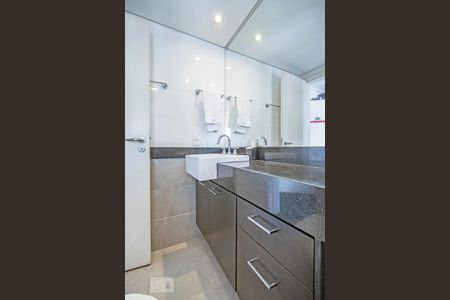 Apartamento à venda com 150m², 4 quartos e 3 vagasBanheiro da Suite 2