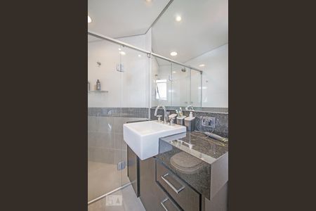 Apartamento à venda com 150m², 4 quartos e 3 vagasBanheiro da Suite 1