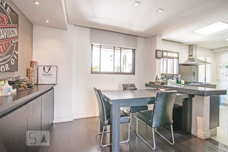 Apartamento à venda com 150m², 4 quartos e 3 vagasCopa