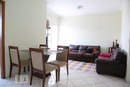 Sala de apartamento para alugar com 2 quartos, 87m² em Guilhermina, Praia Grande