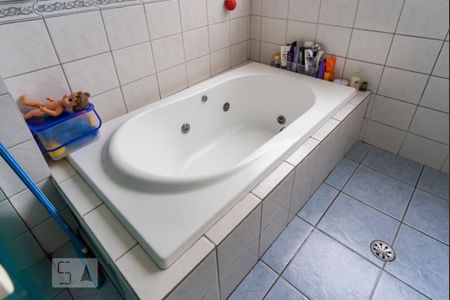 Apartamento para alugar com 210m², 4 quartos e 1 vagaBanheira