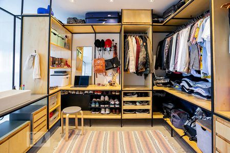 Apartamento para alugar com 74m², 1 quarto e 1 vagaCloset