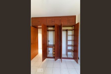 Apartamento à venda com 79m², 2 quartos e 1 vaga Apartamento à venda com 79m², 2 quartos e 1 vagaQuarto 01 - Armário