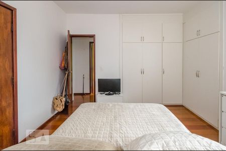Apartamento à venda com 172m², 4 quartos e 2 vagas Apartamento à venda com 172m², 4 quartos e 2 vagasSuíte
