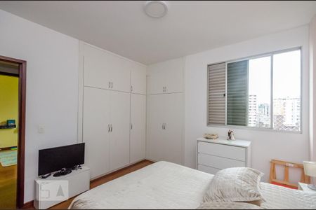 Apartamento à venda com 172m², 4 quartos e 2 vagas Apartamento à venda com 172m², 4 quartos e 2 vagasSuíte
