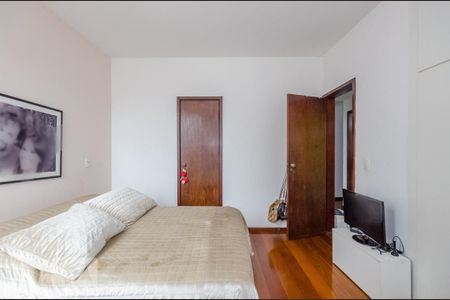 Apartamento à venda com 172m², 4 quartos e 2 vagas Apartamento à venda com 172m², 4 quartos e 2 vagasSuíte