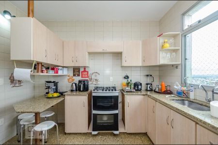 Apartamento à venda com 172m², 4 quartos e 2 vagas Apartamento à venda com 172m², 4 quartos e 2 vagasCozinha