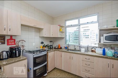 Apartamento à venda com 172m², 4 quartos e 2 vagas Apartamento à venda com 172m², 4 quartos e 2 vagasCozinha