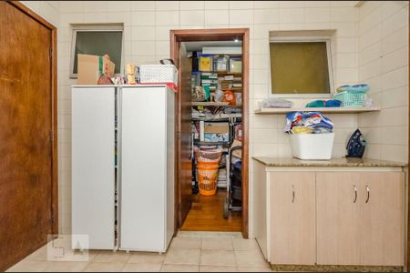 Apartamento à venda com 172m², 4 quartos e 2 vagas Apartamento à venda com 172m², 4 quartos e 2 vagasÁrea de Serviço