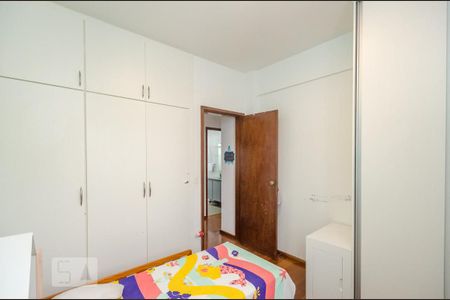Apartamento à venda com 172m², 4 quartos e 2 vagas Apartamento à venda com 172m², 4 quartos e 2 vagasQuarto 4