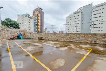 Apartamento à venda com 172m², 4 quartos e 2 vagas Apartamento à venda com 172m², 4 quartos e 2 vagasQuadra Esportiva