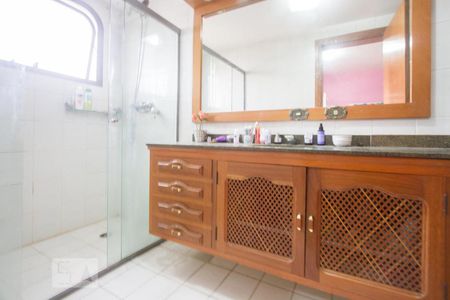 Apartamento para alugar com 328m², 4 quartos e 4 vagasBanheiro Suíte 1
