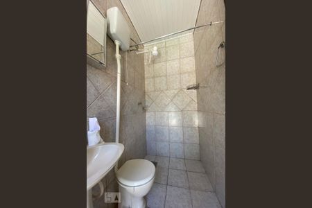 Casa à venda com 239m², 3 quartos e 2 vagasBanheiro de Serviço