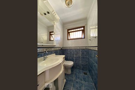 Casa à venda com 239m², 3 quartos e 2 vagasBanheiro 3