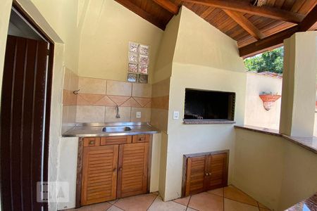 Casa à venda com 239m², 3 quartos e 2 vagasQuiosque