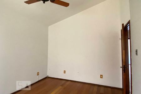 Casa à venda com 239m², 3 quartos e 2 vagasQuarto 3