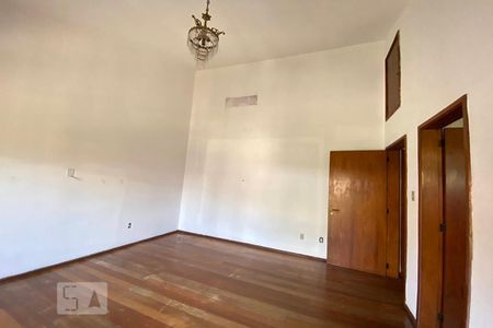 Casa à venda com 239m², 3 quartos e 2 vagasQuarto 4 Suíte