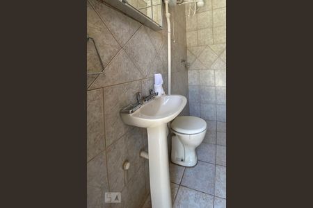 Casa à venda com 239m², 3 quartos e 2 vagasBanheiro de Serviço