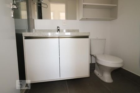Banheiro Social de apartamento para alugar com 3 quartos, 77m² em Navegantes, Porto Alegre