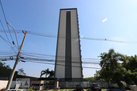 Fachada do Prédio de apartamento para alugar com 3 quartos, 77m² em Navegantes, Porto Alegre
