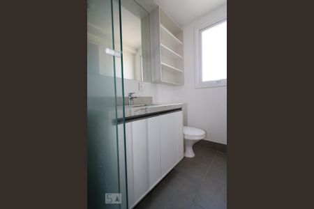 Apartamento para alugar com 77m², 3 quartos e 2 vagas Apartamento para alugar com 77m², 3 quartos e 2 vagasBanheiro da Suíte