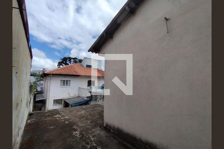 Casa à venda com 87m², 2 quartos e 2 vagasLateral da Edícula