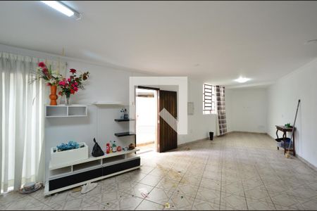 Casa à venda com 332m², 4 quartos e 2 vagasSalão