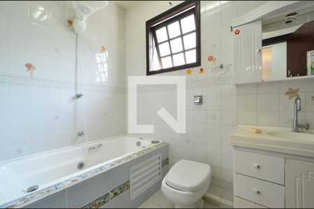 Casa à venda com 332m², 4 quartos e 2 vagasBanheiro da Suíte 1