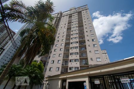 Apartamento para alugar com 65m², 2 quartos e 1 vaga Apartamento para alugar com 65m², 2 quartos e 1 vagaFachada