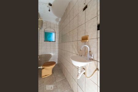 Casa para alugar com 72m², 2 quartos e 1 vaga Casa para alugar com 72m², 2 quartos e 1 vagaBanheiro